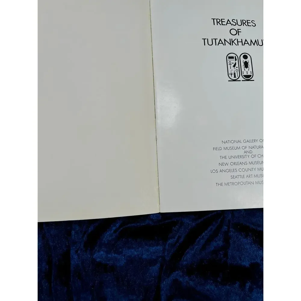 Vintage Treasures of Tutankhamun Exhibition Catalog 1976 Metropolitan Museum